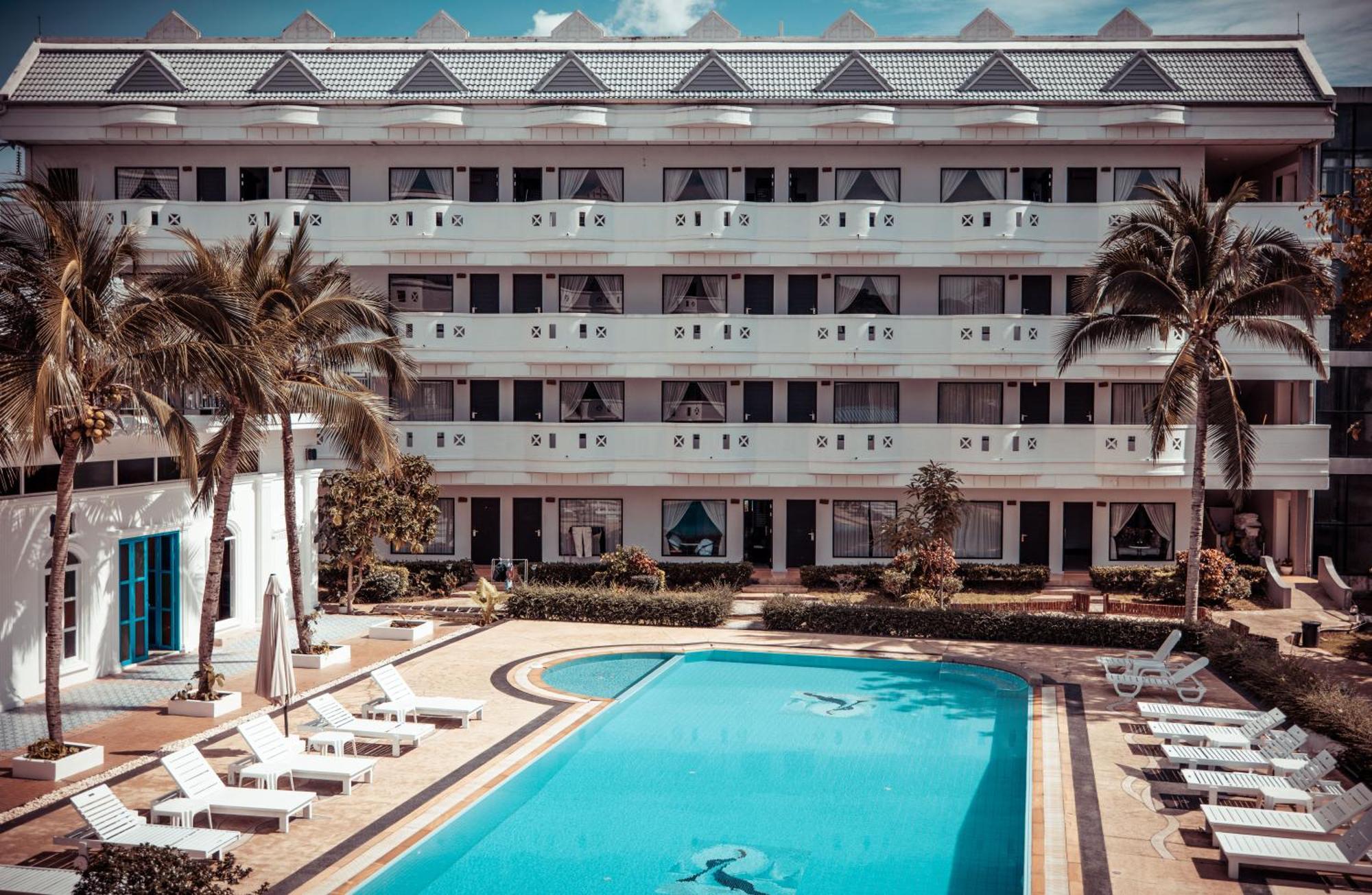Blue Carina Hotel Phuket Exterior photo