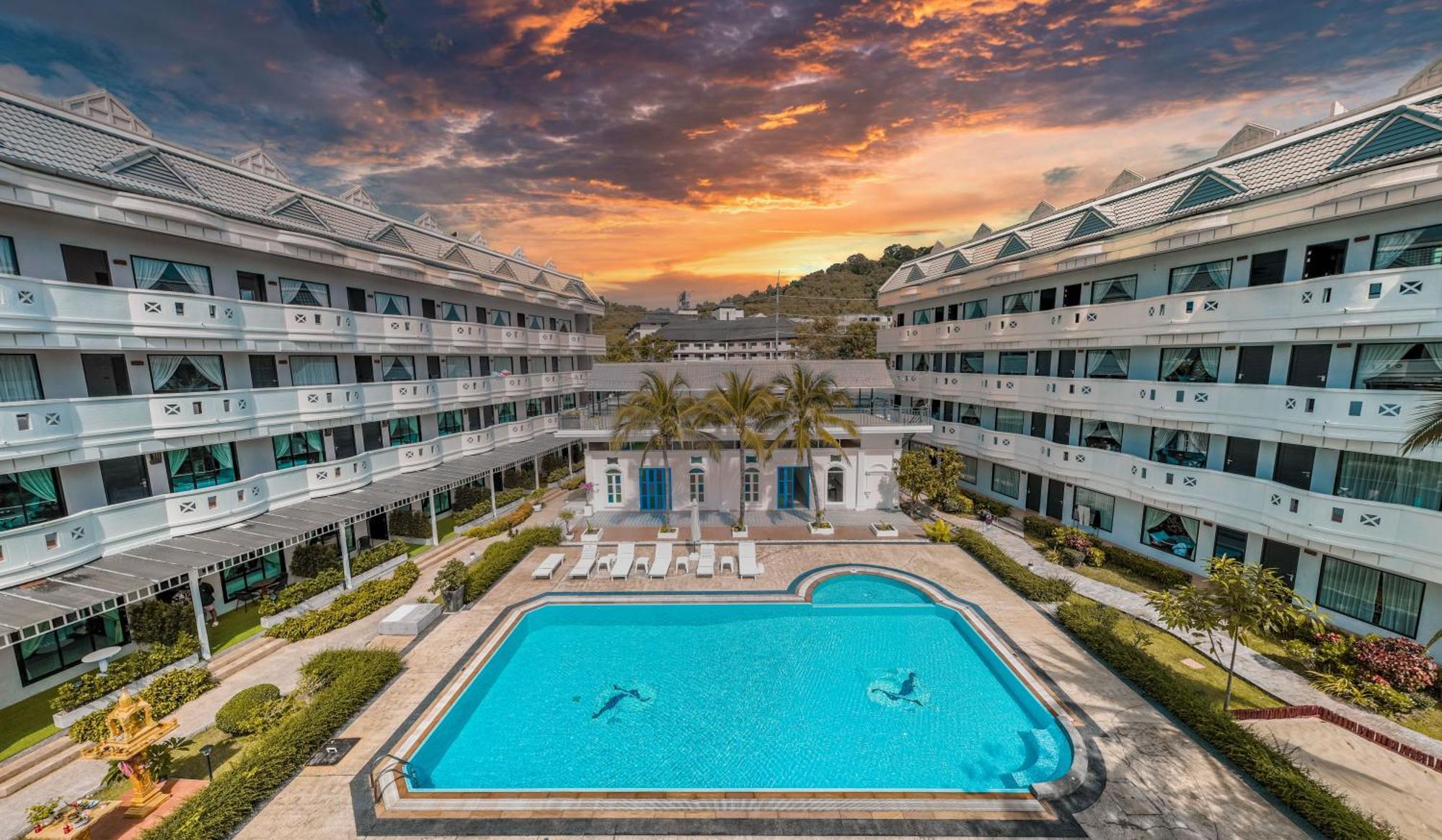 Blue Carina Hotel Phuket Exterior photo