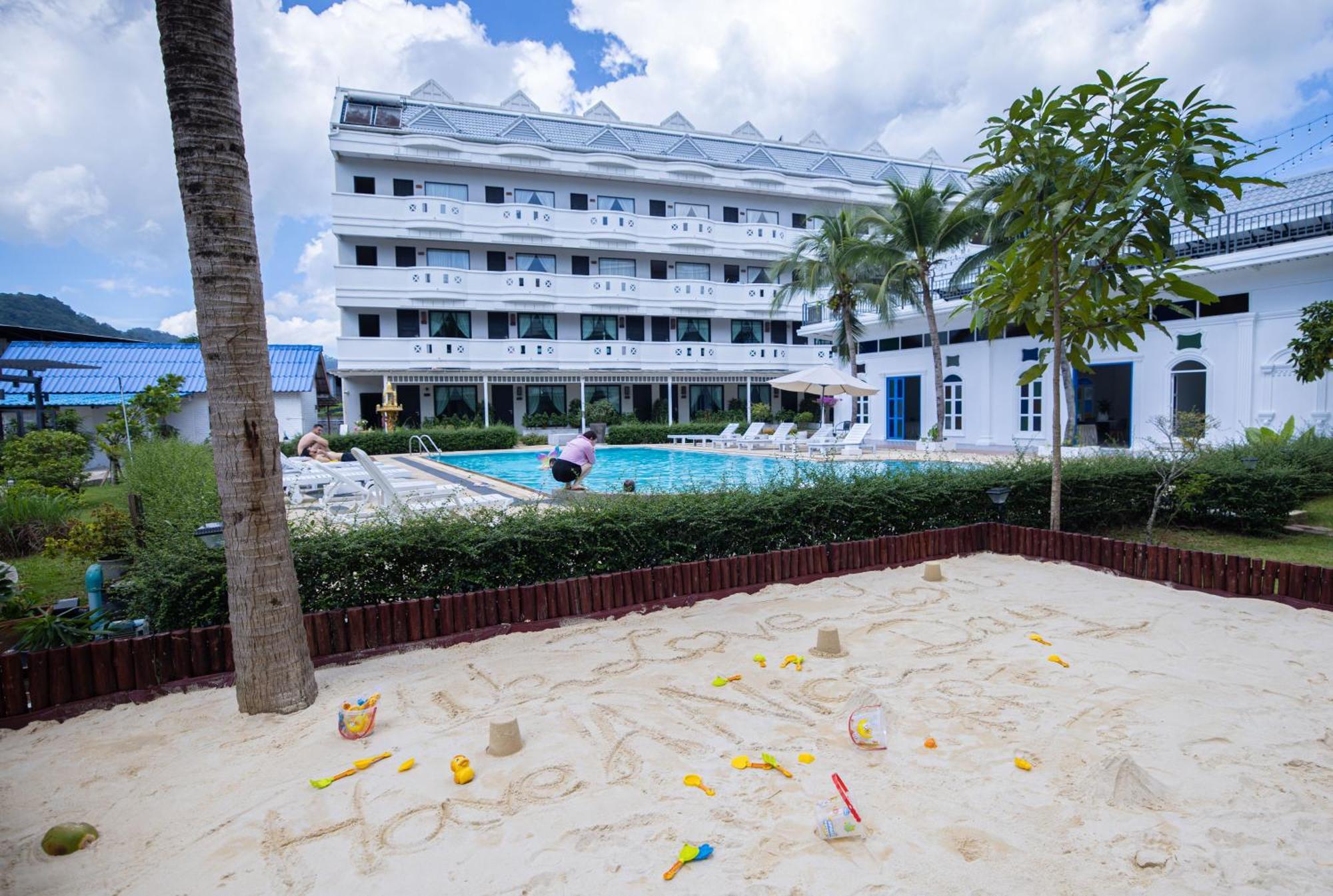 Blue Carina Hotel Phuket Exterior photo