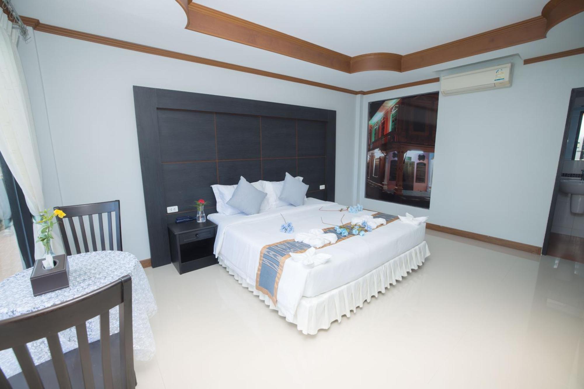 Blue Carina Hotel Phuket Exterior photo