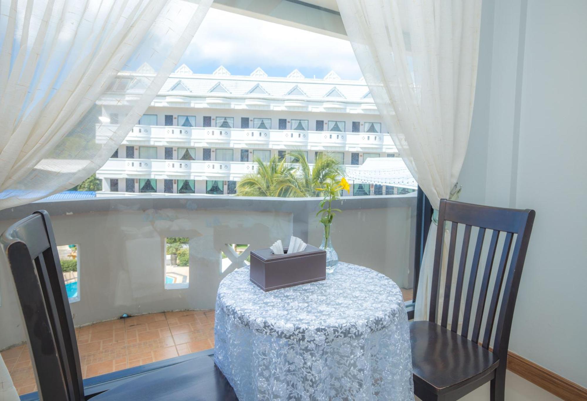 Blue Carina Hotel Phuket Exterior photo